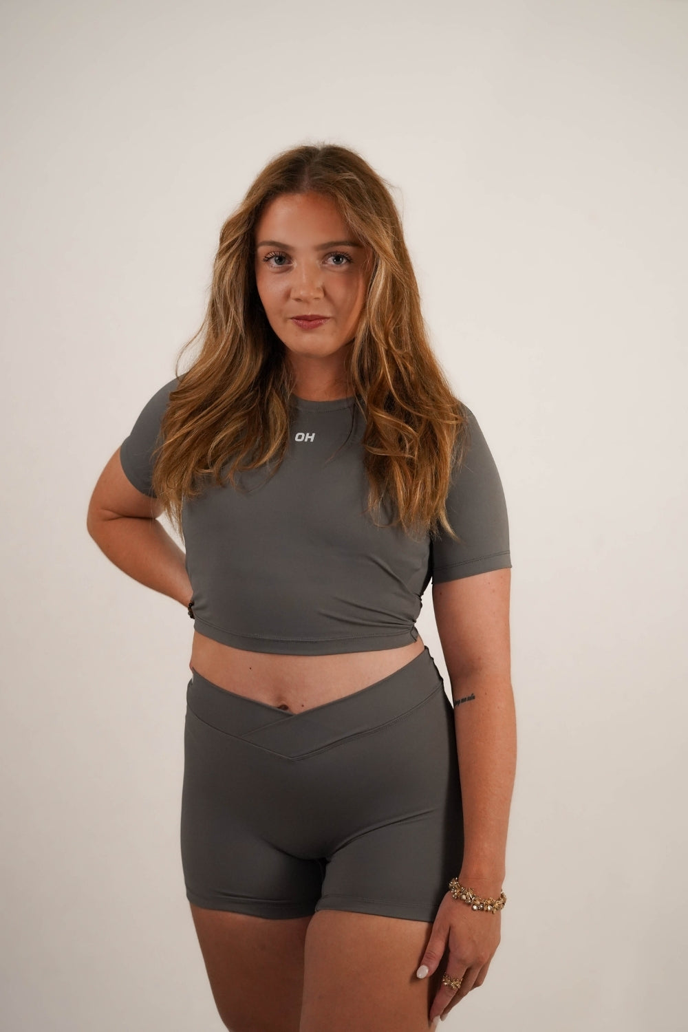 WIRYA crop top à pads intégrés gris - top sport femme OWNHEAT